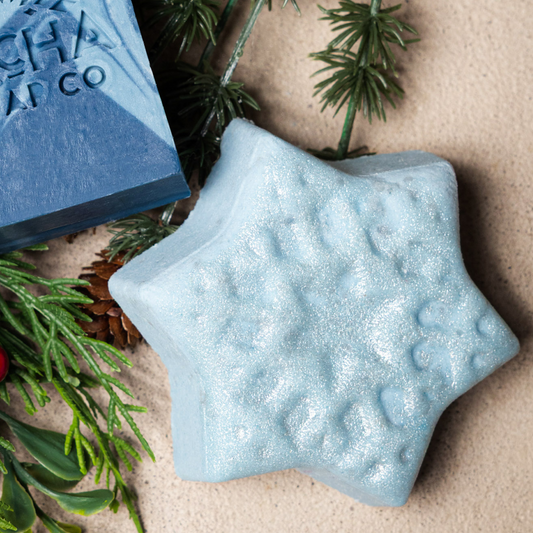 Snowberry Holiday Bath Bomb