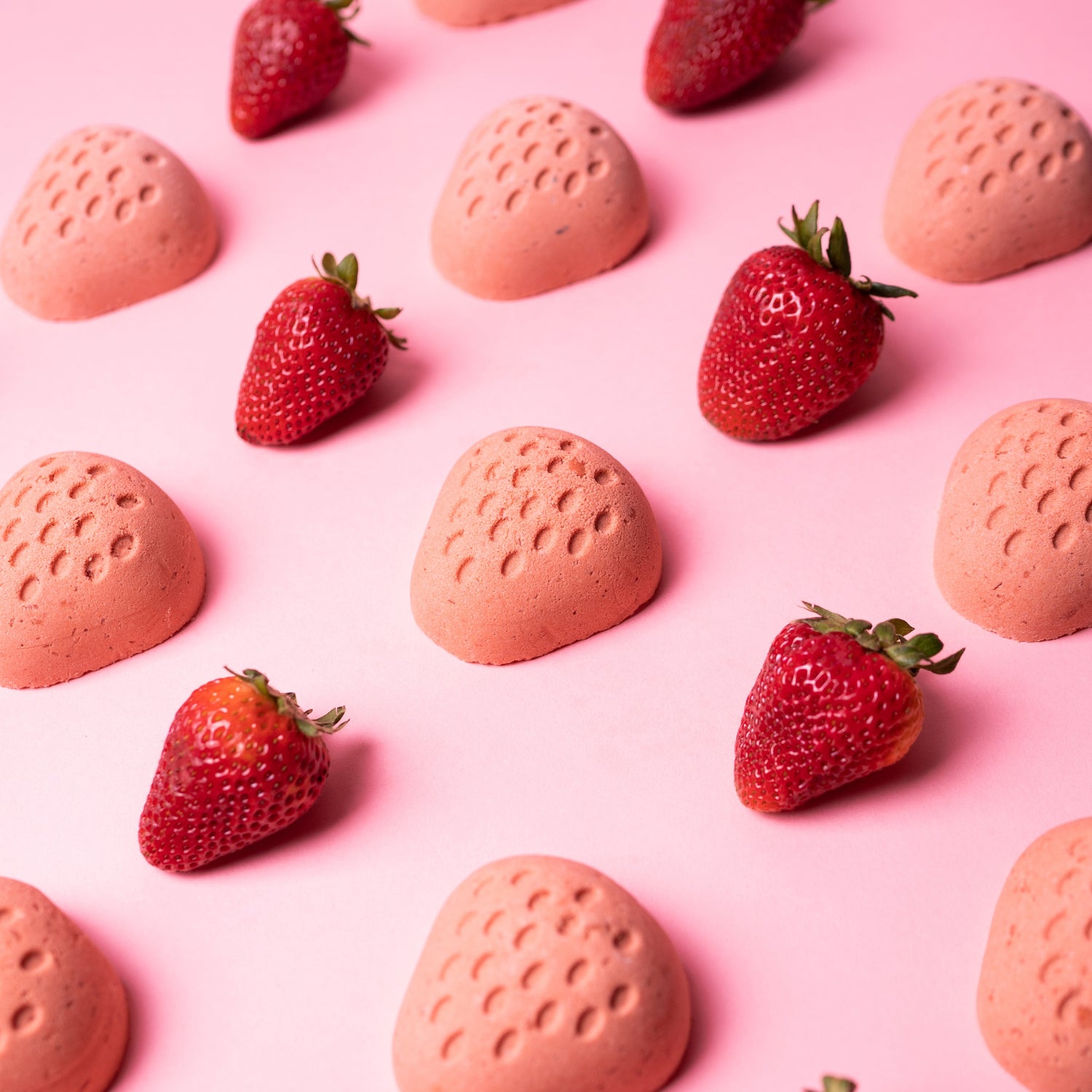 All Natural Strawberry Froth Bomb
